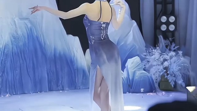 天青色等烟雨 我在年会等你