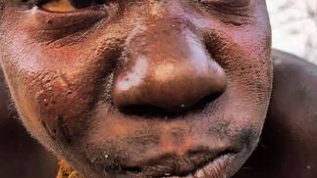 就是爱看，哈扎比部落嘟嘟吃东西，很解压！ #纪录片 #哈扎比部落 #内容启发搜索