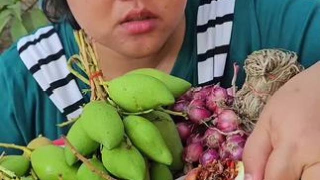 生芒果 #泰国美食 #芒果#无辣不欢 #太好吃了 #农村户外美食