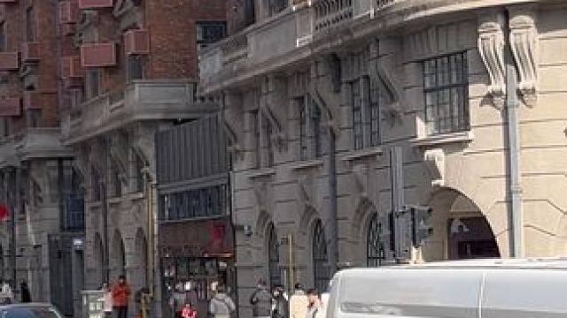 沪爷不语，集体早起，只是为了给小韩一点中国震撼。#韩国人在中国 #韩国人#法拉利458#上海遇到了懂