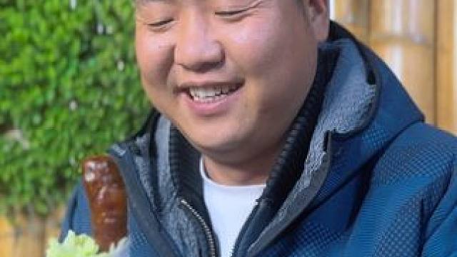 小时候只能偷偷这样搞了吃！ #新农人计划2024 #农村美食 #记录真实生活 #香肠