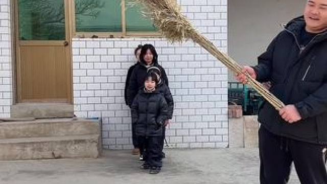 玩一下儿时的游戏！ #笑花小王令 #内容启发搜索