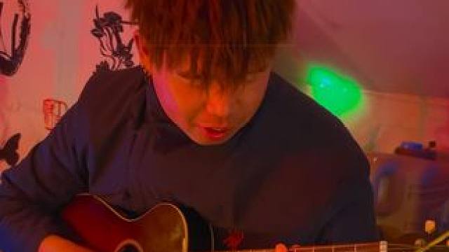可是我不会唱歌啊#吉他 #户外露营 #自弹自唱 #一本正经乱弹琴 #放空