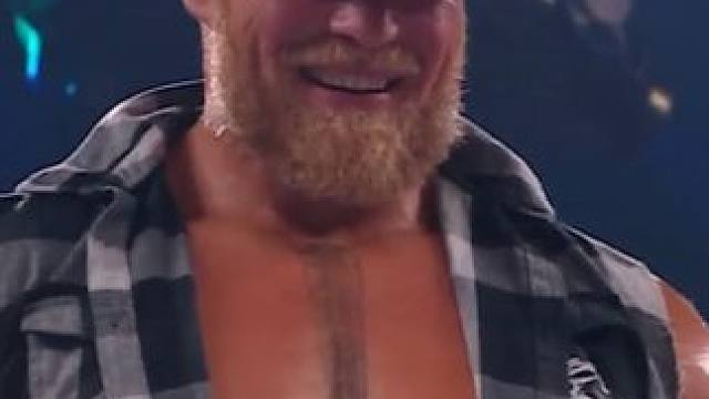 部落酋长罗曼派头太炫，布洛克把铲车当作“战车”，抢先出击 #布洛克 #部落酋长