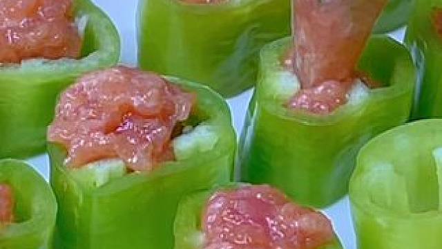 这个尖椒酿肉太好吃了，外酥里香好吃又过瘾 