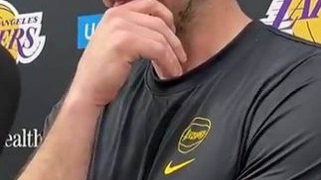 雷迪克家被烧光，众网友纷纷发来贺电！ 雷迪克到底做了什么？