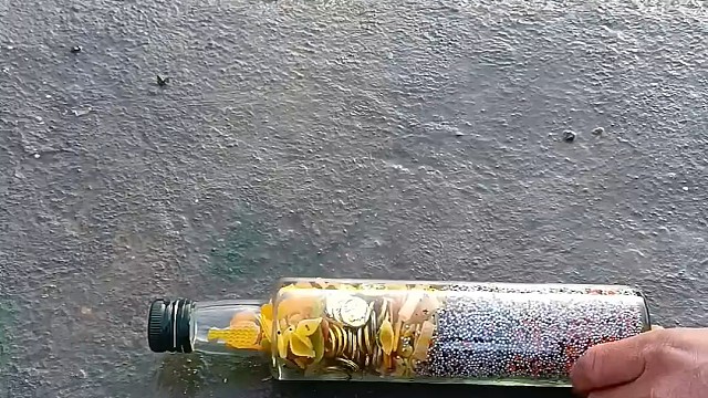 楼梯滚瓶子爆破解压时刻