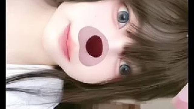 别自作多情了 人家没在想你 更没憋着不联系你 没你挺好的 说真的