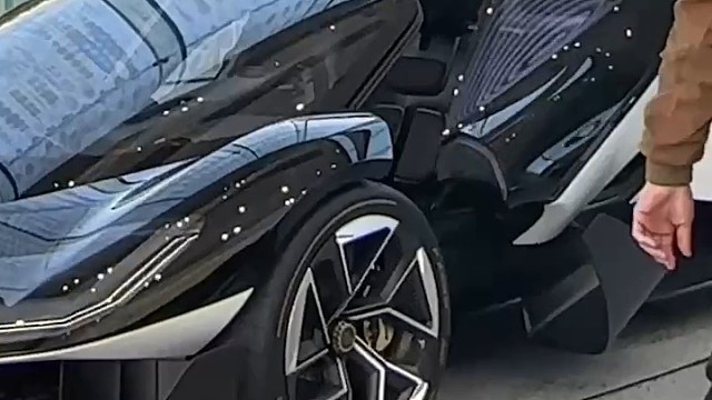 3座超跑？莲花概念超跑Theory1有多夸张？