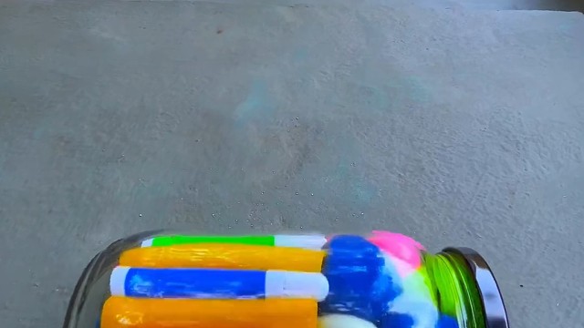 楼梯滚瓶子爆破解压时刻