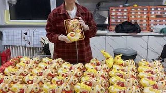 非遗花馍，寓意新的一年吉祥如意，代代有福，福气满满，年年有鱼，招财进宝蒸蒸日上！#过年必备花馍 #年