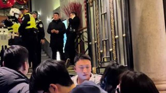 在这一片哇声中，会不会让Mike大佬迷失掉。#上海遇到了懂它的韩国人 #帕加尼#上海街拍