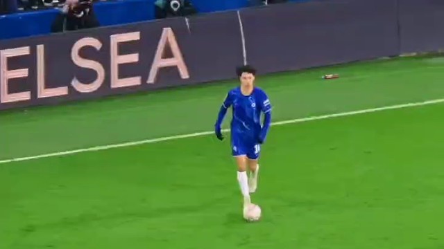 精彩的个人秀踢完球