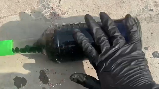 楼梯滚瓶子爆破解压时刻