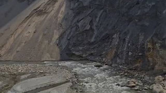 出门在外多学点人情世故，不图别人帮你，只求别人不为难你#机车 #操作有风险请勿模仿