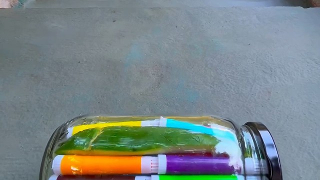 楼梯滚瓶子爆破解压时刻