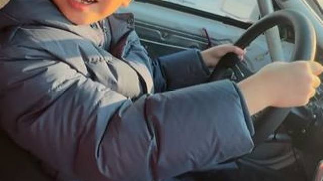 作业写完啦，玩玩我的大玩具 #漂移 #秀出你的神座驾 #练车 #dou是好车