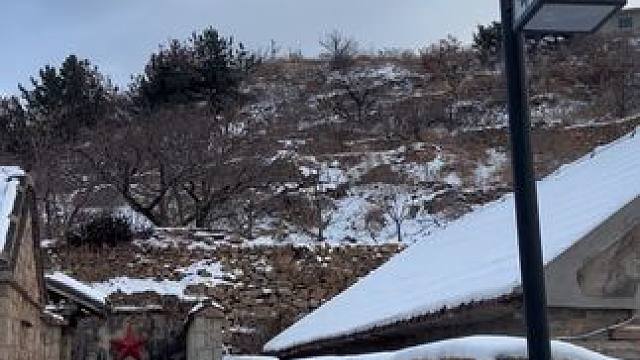 雪后的小山村更能治愈不安的人心～ 喜欢雪后去山里走走～能让你暂时忘记烦恼与不安～#龙口 #山野自然 