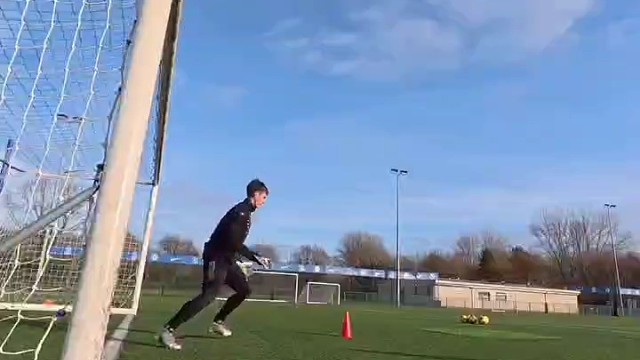 当门将就是要飞起来！