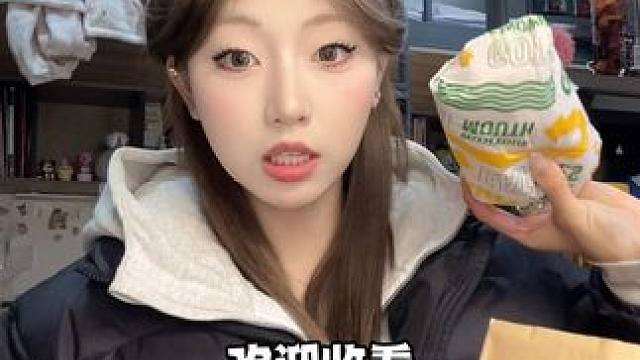 和朋友一起看电影好幸福#vlog #校园vlog #日常vlog #女大学生日常生活 #大学生的一天