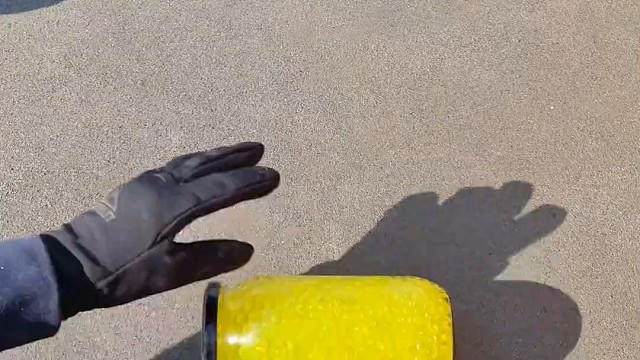 楼梯滚瓶子爆破解压时刻