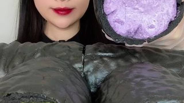 #奶油卷 #空气巧克力 有三种口味 原味抹茶榴莲 纯可可脂动物奶油 细腻丝滑 入口即化 贼好吃#过年