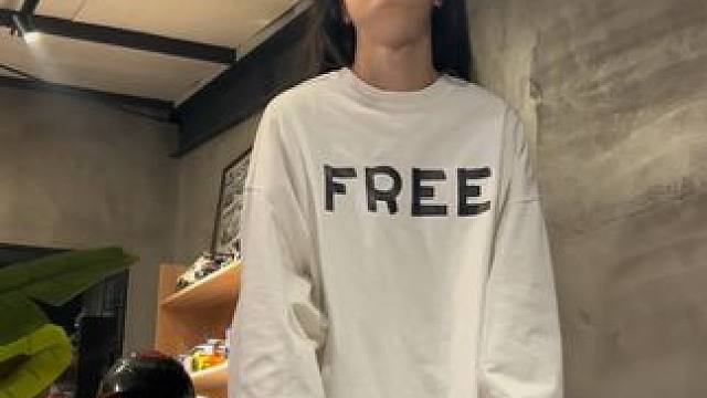 徒弟认真练车的样子，像个路边贴膜的！#女司机#漂移