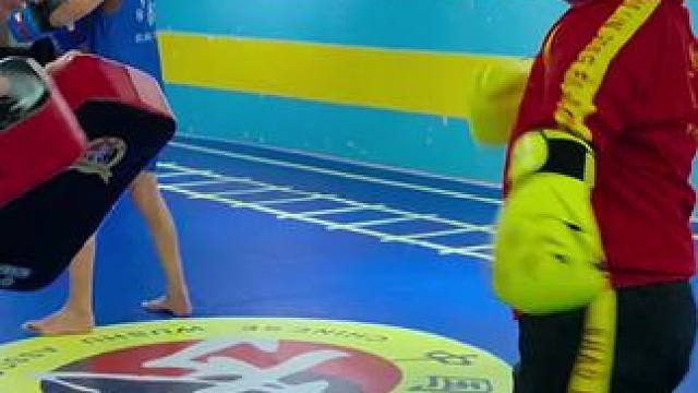 现在的孩子，会有很多压力，比如来自学校的竞争压力，大量的课后作业，来自家庭的亲密关系和家庭氛围，都需