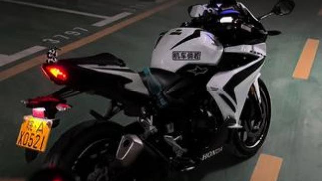 你买的飞机灯是不是都不够亮，达不到你想要的效果，这款就很赞，而且多种颜色，爆闪都可以，平常拍拍视频都