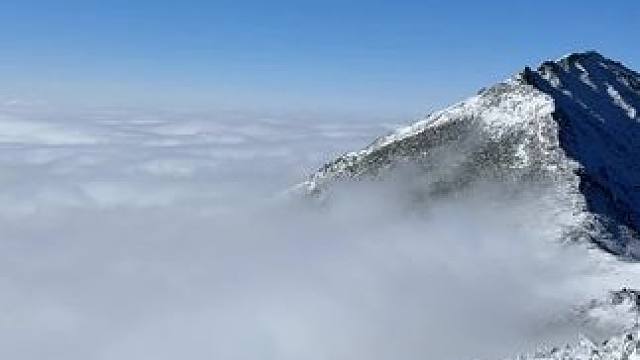 冬季龙脊 一念天堂 一念地狱，以后某一天会怀念与两名队友一起行走在月球的表面，看见了这么美的云海！#