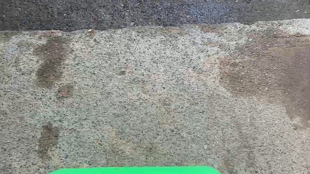 楼梯滚瓶子爆破解压时刻