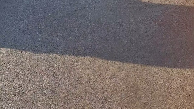 楼梯滚瓶子爆破解压时刻