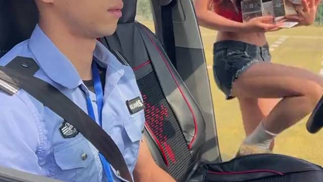 都私下给，谁她妈这么给