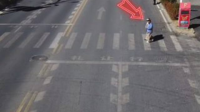 很多朋友买了车，连这个都还不知道，它不需要流量，不需要卡，插USB供电即可使用，车速，语音播报，真的