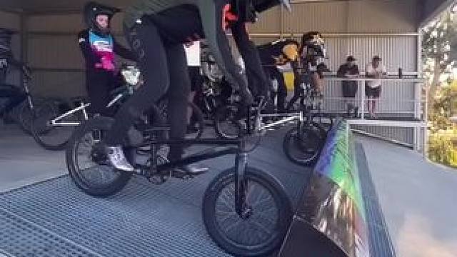 #是时候展现真正的技术了 #健身也要节奏感 #日常训练 #每个男人都有一个机车梦 #洗迎福到家还得是