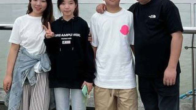 我是市井小民 梦想是家人平安 有个很好的爱人 平平淡淡 安安稳稳的过这一生…