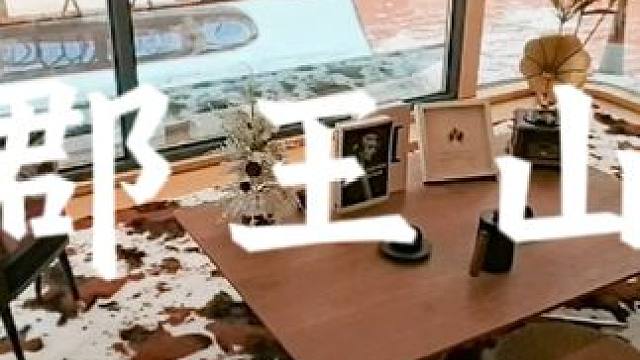 哈尔滨郡王山露营基地冬季对外开放的太空舱全景