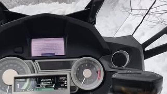 区区小雪 能拦住尊贵的宝马K1600车主吗 #操作有风险请勿模仿 #机车 #内容启发搜索