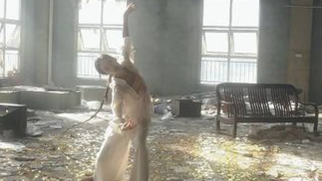 没有一次能站稳的!笑死 #现代舞 #古风 #舞蹈 #千鹤万蝶