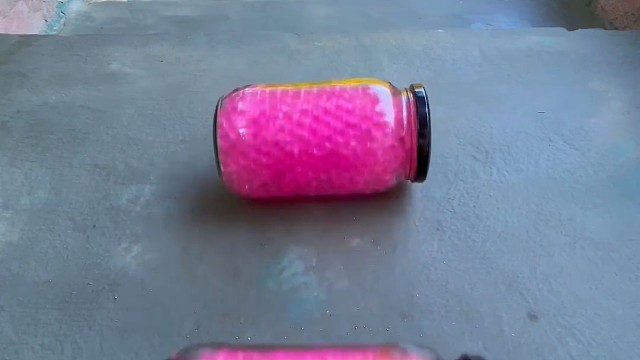 楼梯滚瓶子爆破解压时刻