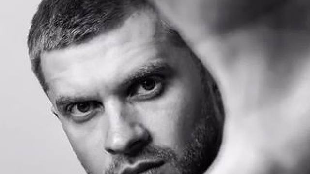 宅家自拍炫酷照3个摆姿势技巧 #干货分享 #黑白系 #手机拍摄小技巧 #构图技巧 #创意拍摄