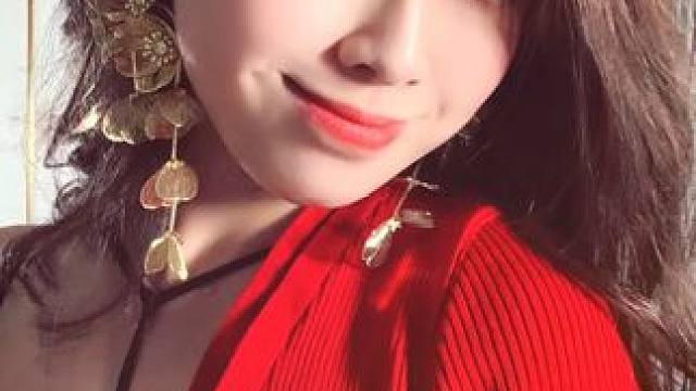 没出息 逗一下你你就爱上了 #咚咚咚舞蹈挑战 #黑发红唇 #香港美女