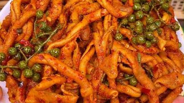 喜欢吃麻又喜欢吃辣的赶紧来试试这个藤椒鸭肠，又香又麻又辣的真的好吃！#好吃到停不下来 #零食推荐 #