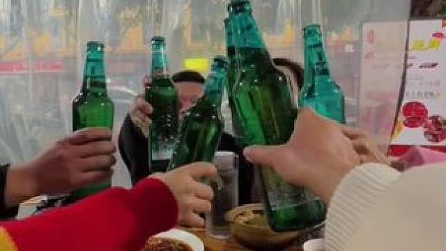 马尔斯绿扫码赢现金活动来啦。第一次扫码必得3元，单瓶最高可得5.88元，综合中奖率高达95%
购买雪