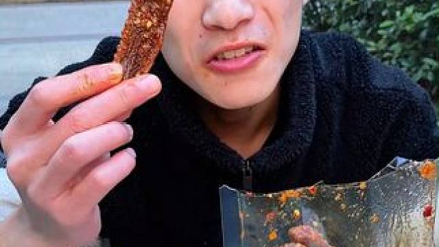 你们能吃辣的一定不要错过这个湖南的爆辣鸭翅，全是个大肉厚的鸭翅中#好吃到停不下来 #追剧小零食 #无