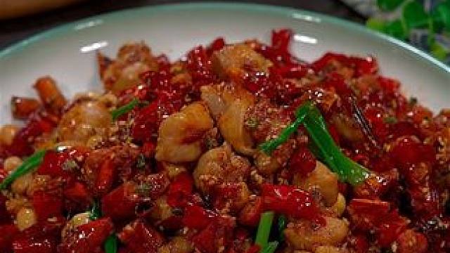 过年一定要给家人，来上一道辣子鸡，口感麻辣鲜香，寓意大吉大利，生活越过越红火#过年美食 #年夜饭