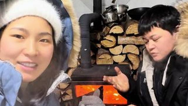 在世界冷极雅库茨克河面搭建野外庇护所 今天正式入住了#娜娜小胖的旅行 #环球旅行 #雅库茨克 #极寒