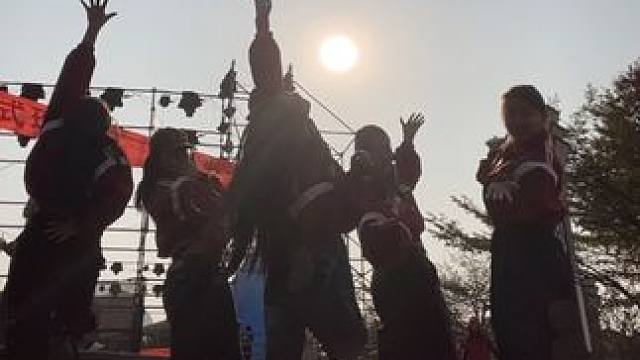 跟你的姐妹一起拍~