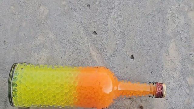 楼梯滚瓶子爆破解压时刻