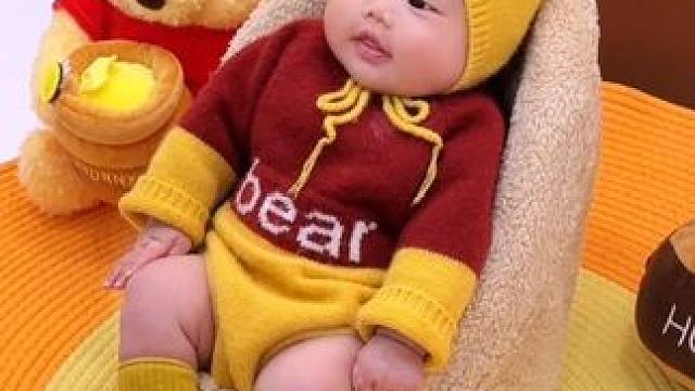 好喜欢我的宝宝，像一个小手办一样哈哈#晒出越养越上头的人类幼崽 #骗你生女儿 #萌娃